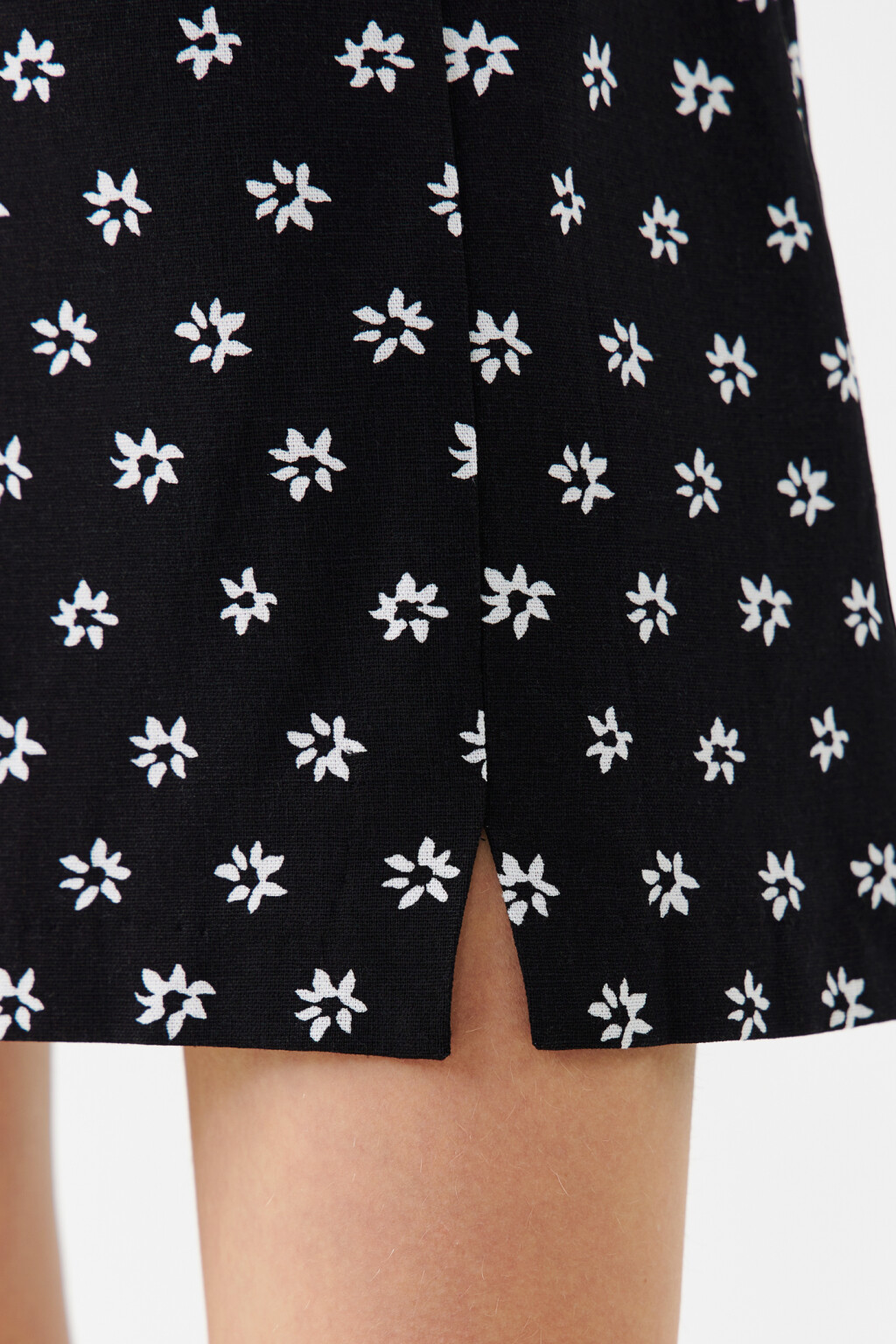 Юбка мини с разрезами снизу - цвет мультиколор - 6