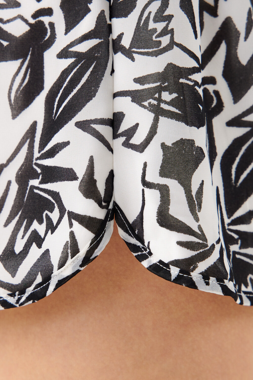 Шорты короткие с ярким принтом - цвет мультиколор - 6