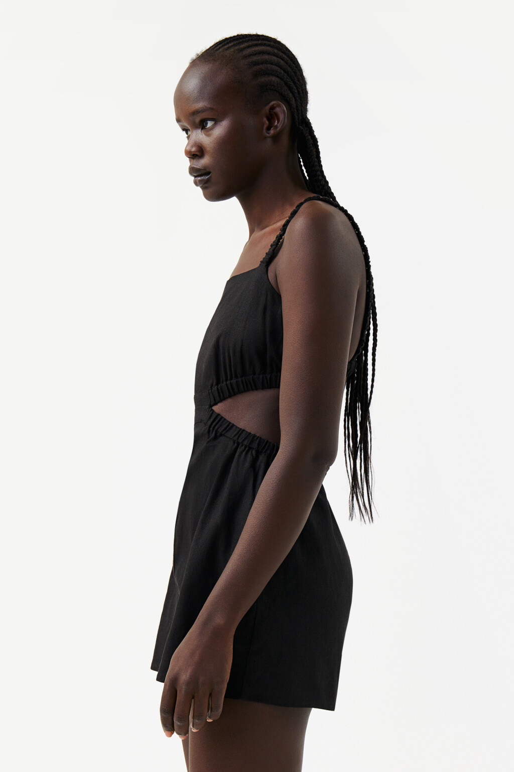 Комбинезон с короткими шортами и открытой спиной - цвет черный - 3