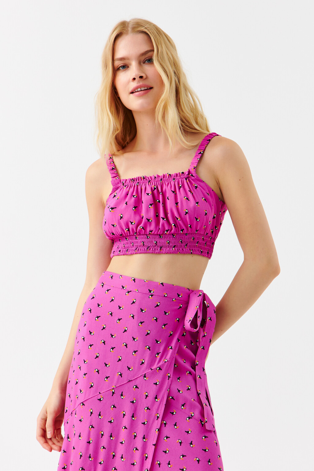 Топ-майка укороченный на узких бретелях - цвет розовый - 1