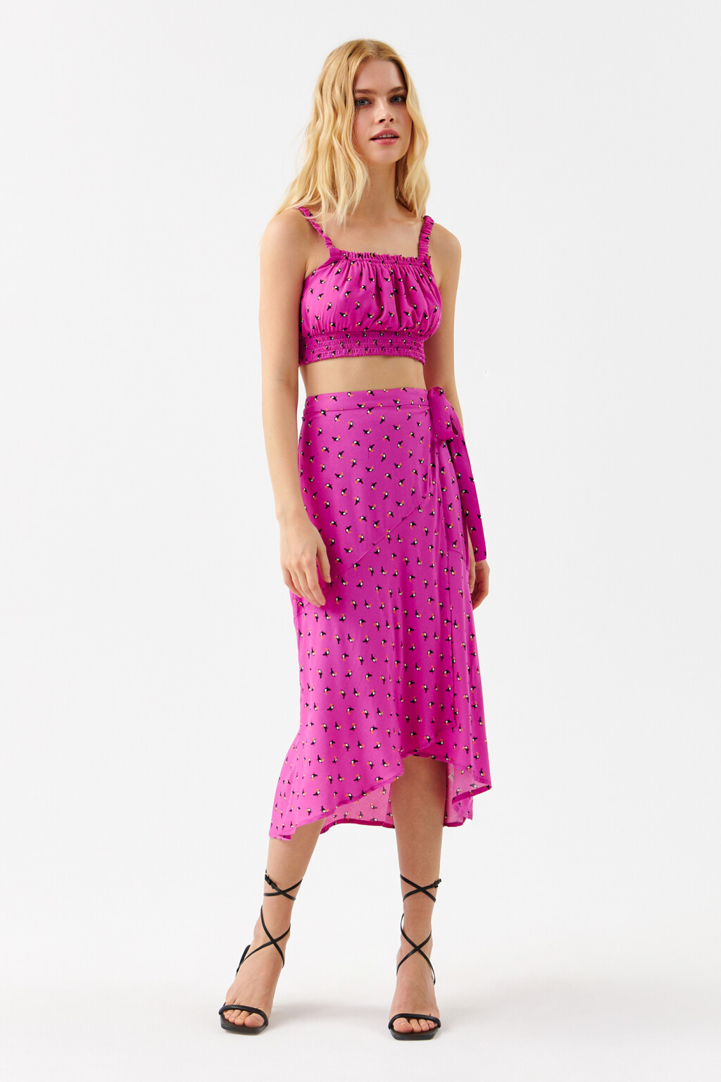 Топ-майка укороченный на узких бретелях - цвет розовый - 4