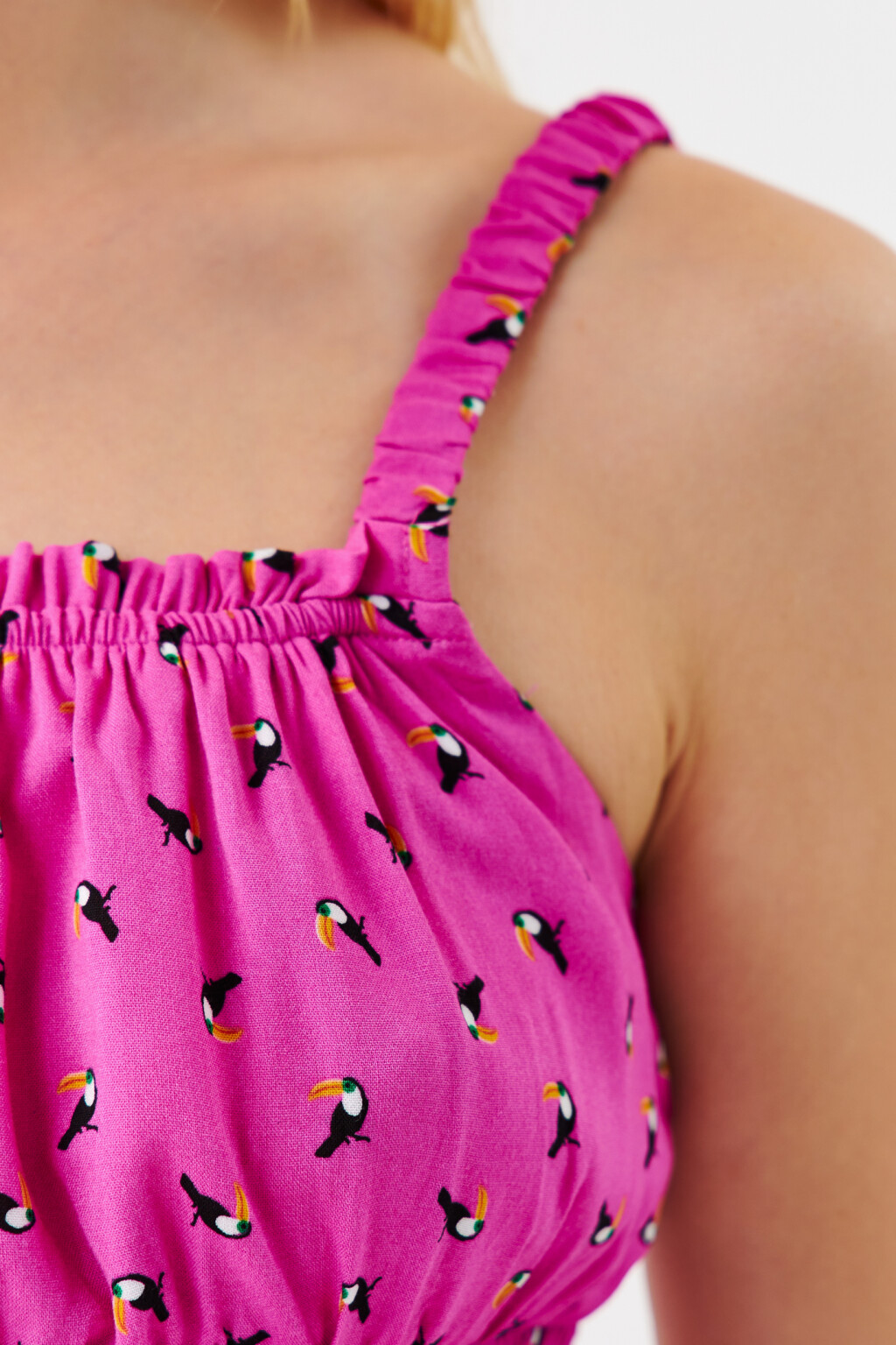 Топ-майка укороченный на узких бретелях - цвет розовый - 6