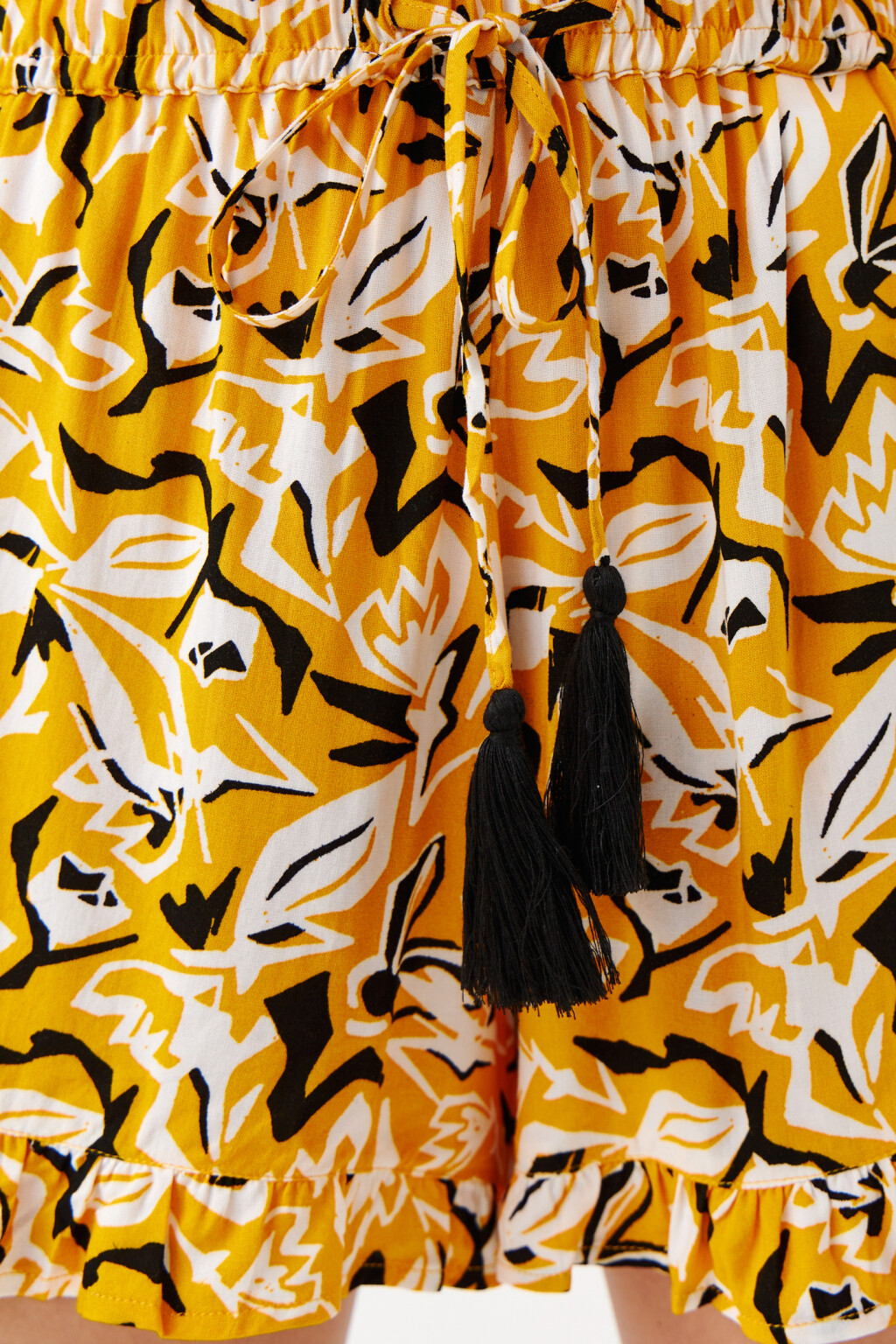 Шорты вискозные с поясом на завязках - цвет красный - 5