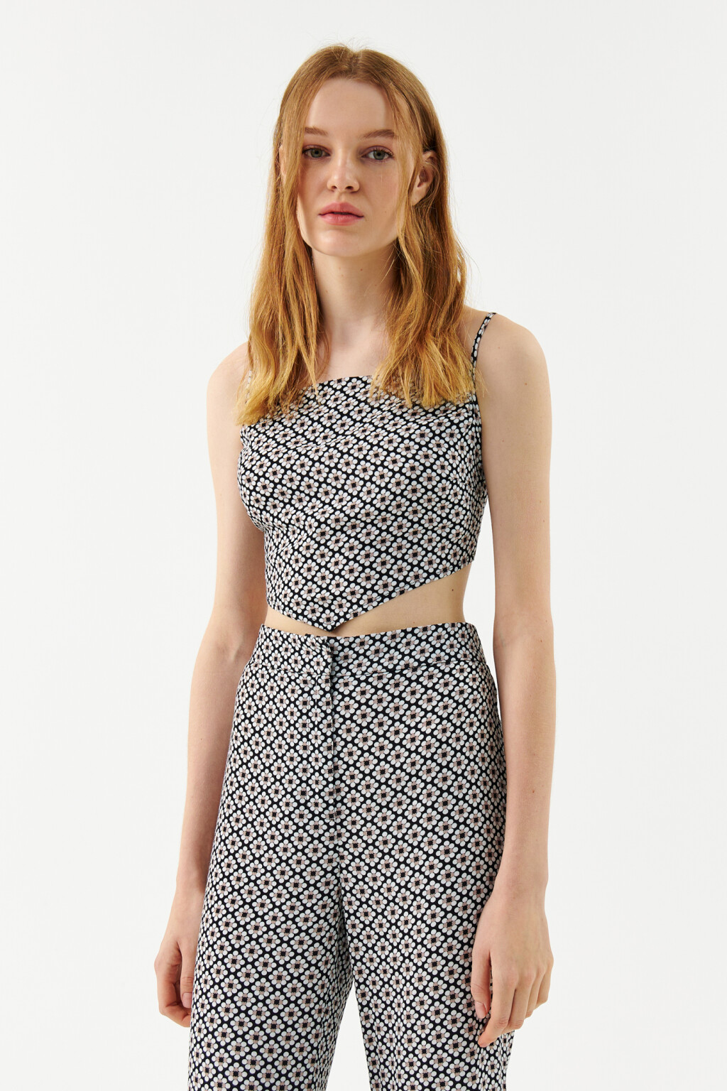 Топ вискозный со шнуровкой на спине - цвет черный - 1