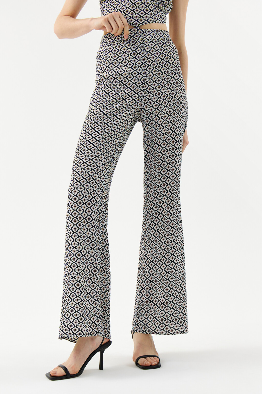 Брюки клеш вискозные с принтом - цвет черный - 1