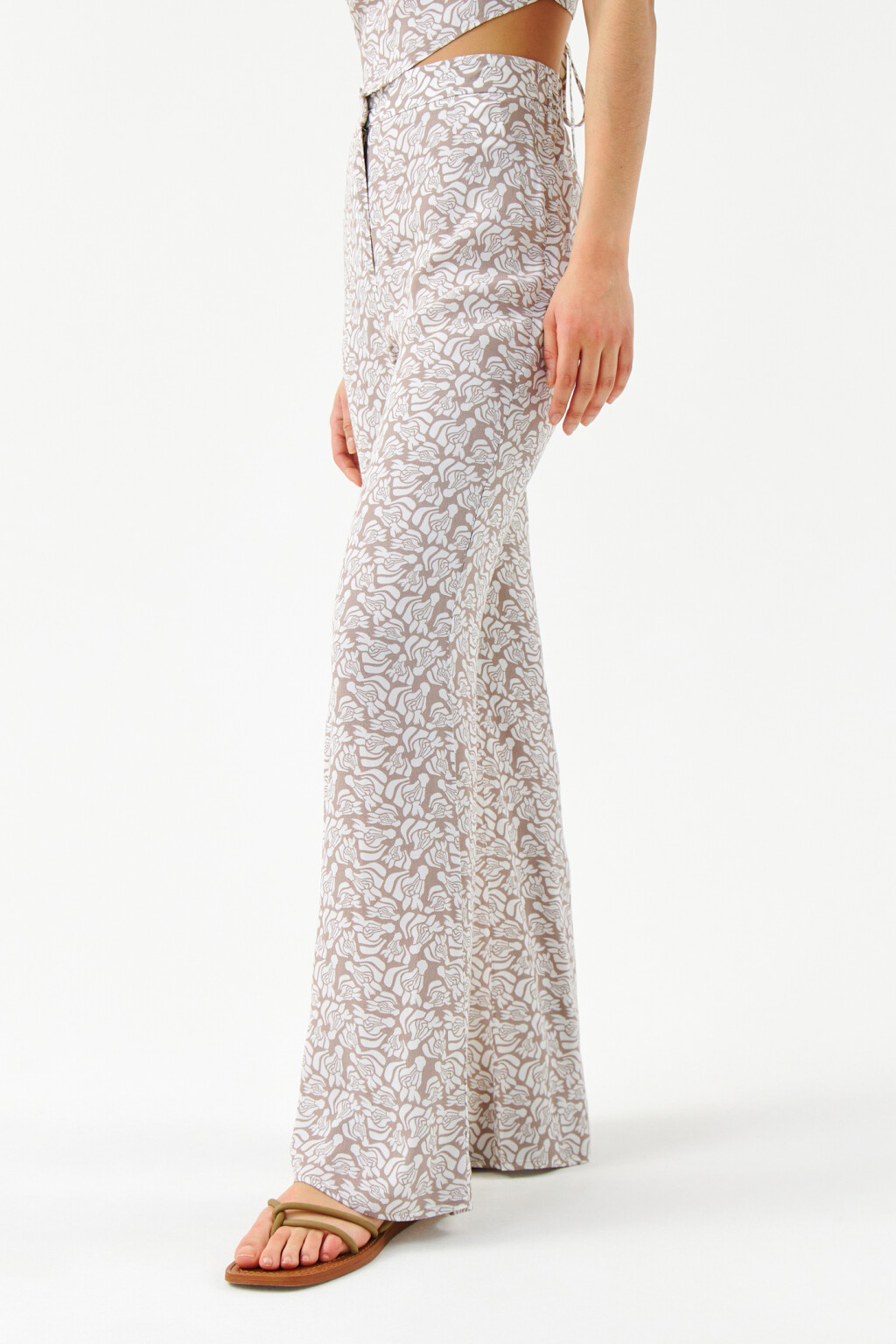 Брюки клеш вискозные с принтом - цвет бежевый - 3