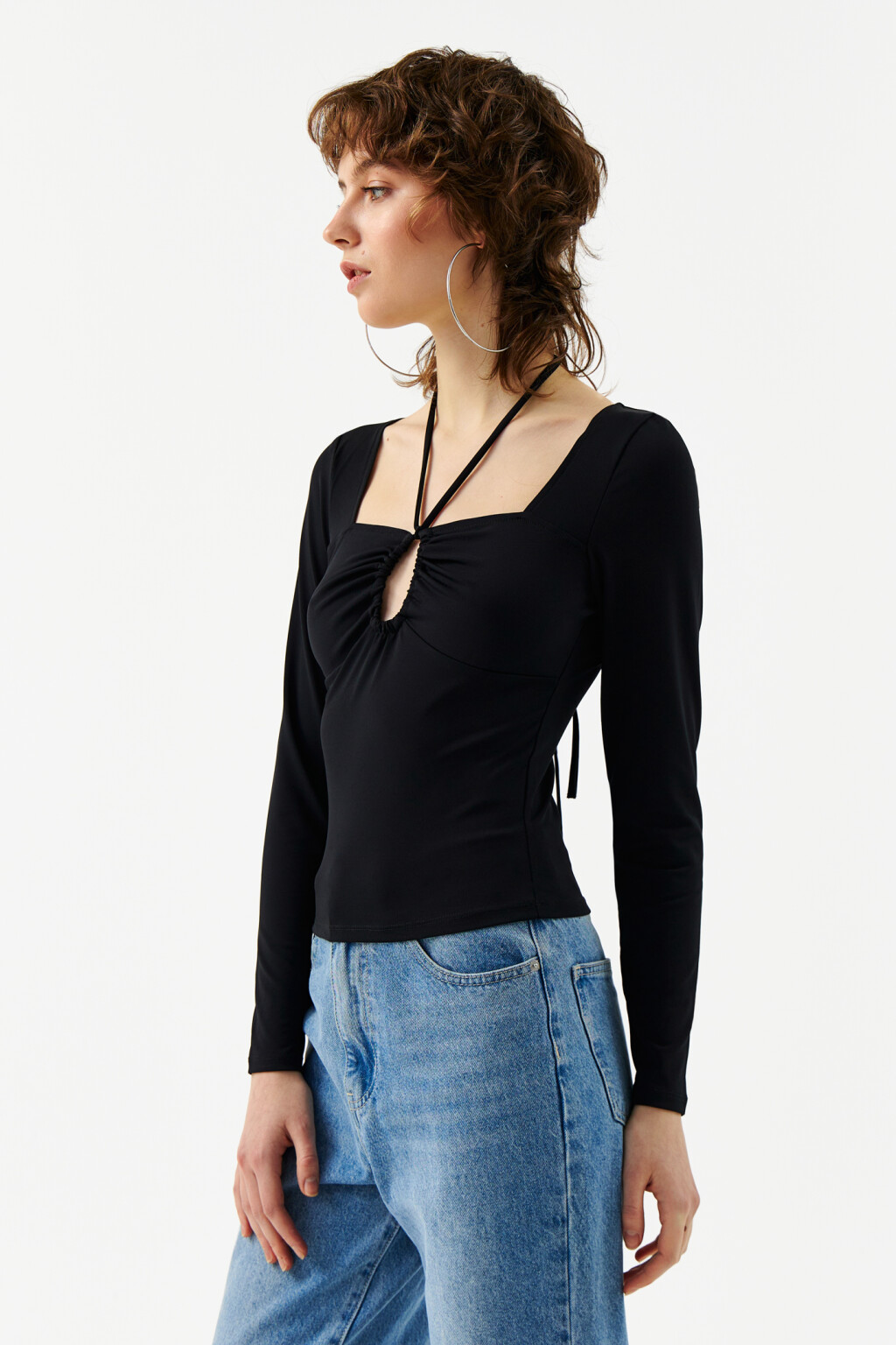 Лонгслив облегающий с завязками на шее - цвет черный - 3