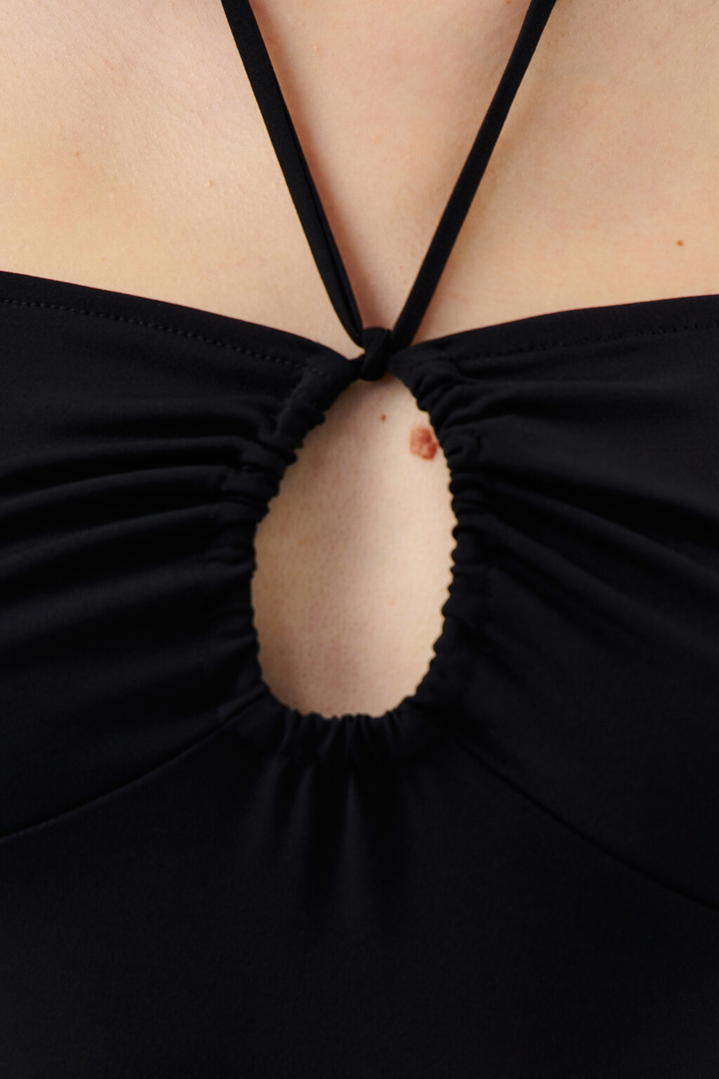 Лонгслив облегающий с завязками на шее - цвет черный - 5