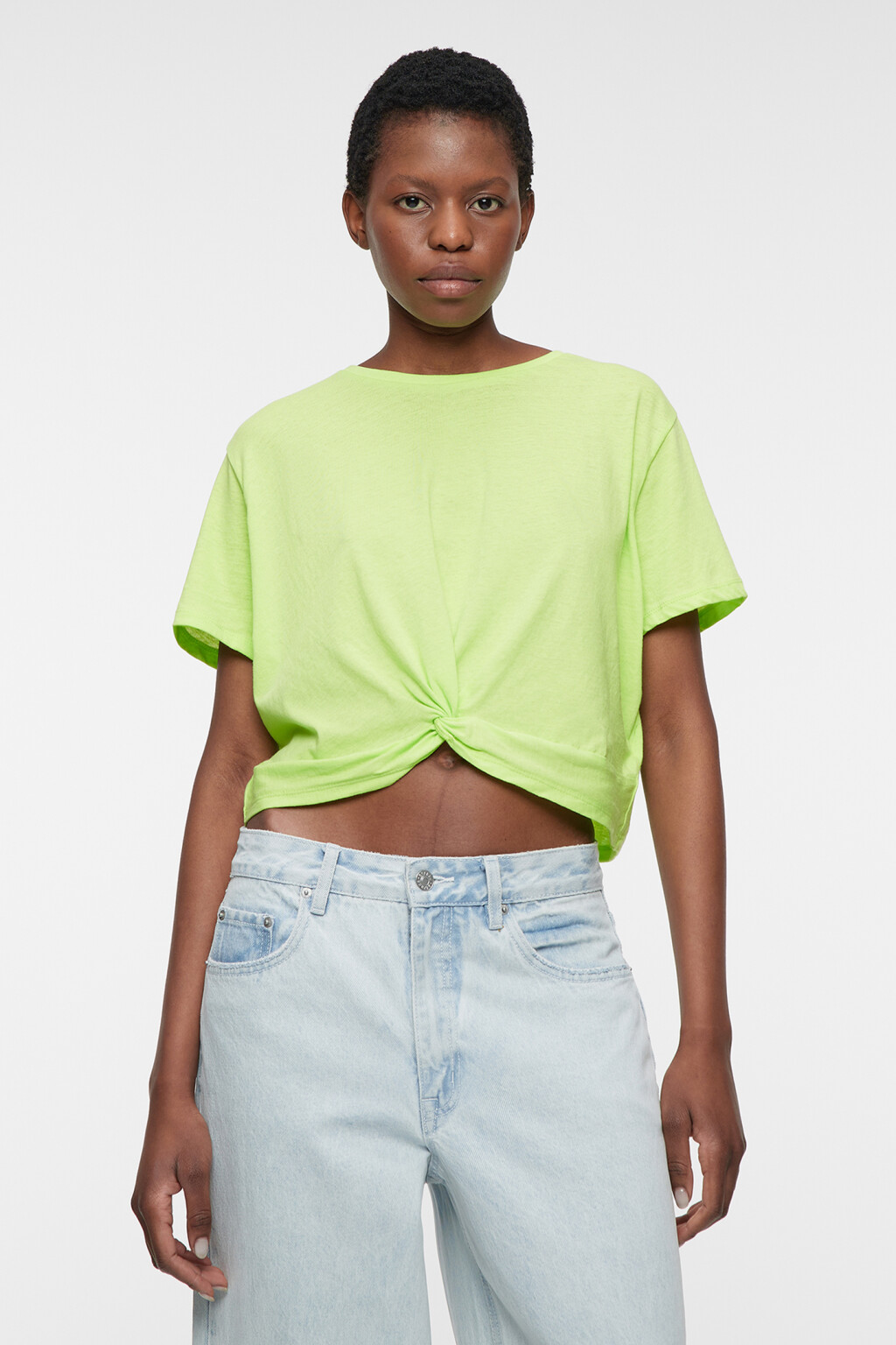 Футболка-топ хлопковая укороченная с драпировкой - цвет зеленый - 1