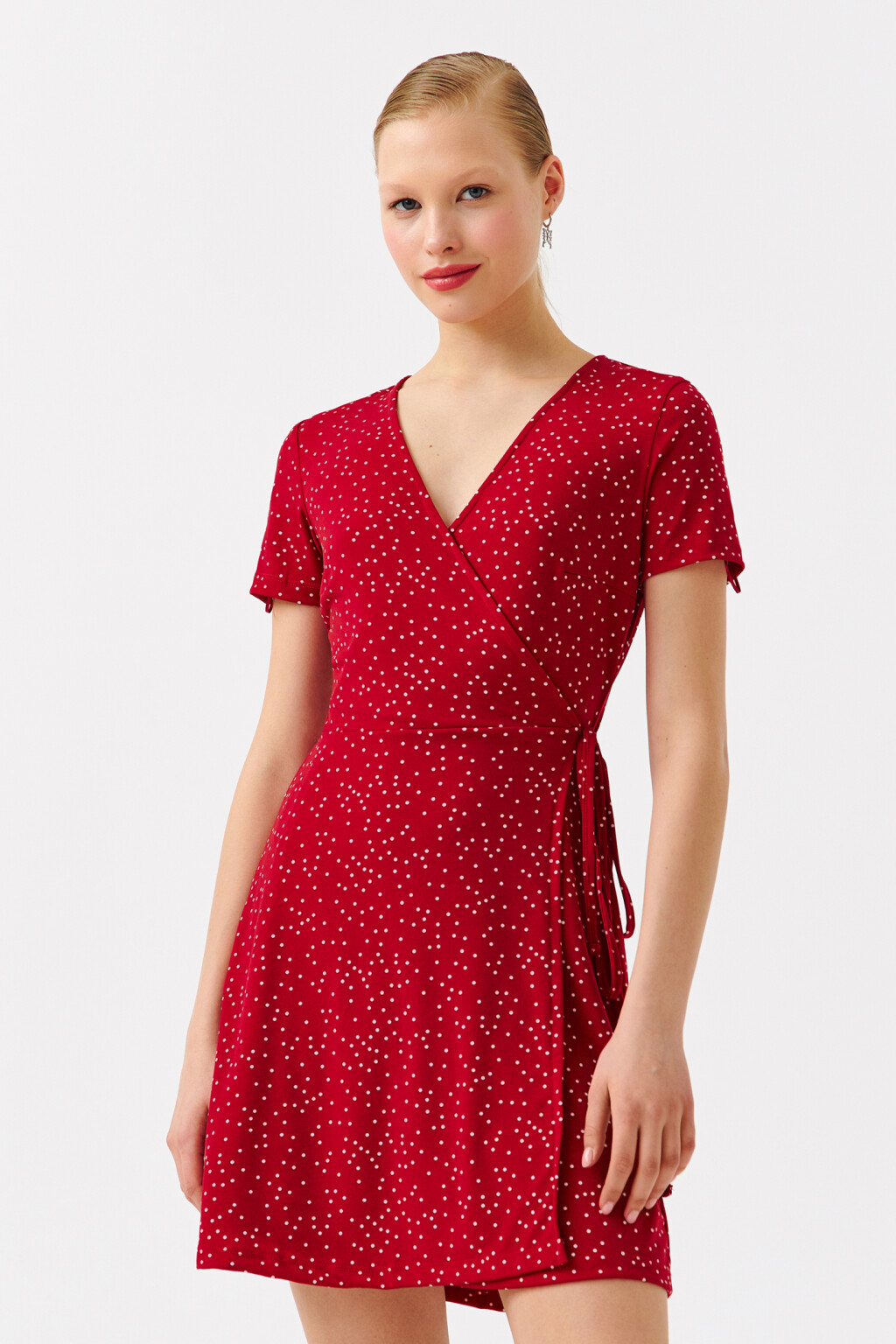 Платье мини на запах с поясом-завязками - цвет красный - 1