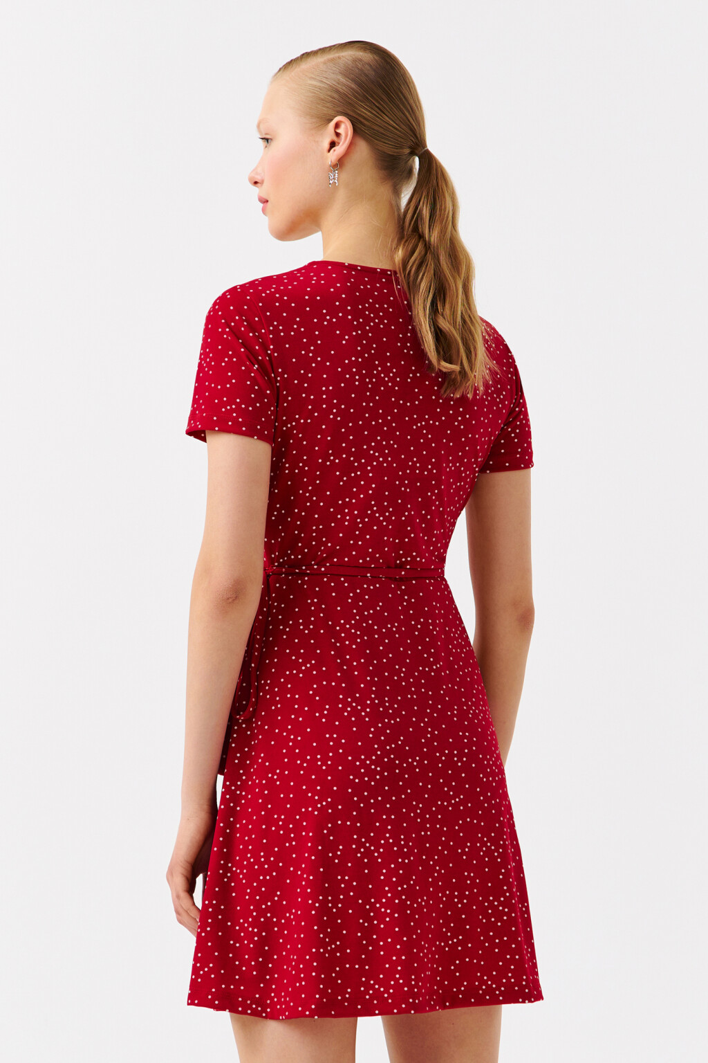 Платье мини на запах с поясом-завязками - цвет красный - 2