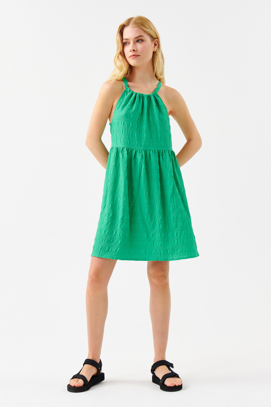 Сарафан в стиле бэбидолл на тонких бретелях - цвет зеленый - 4