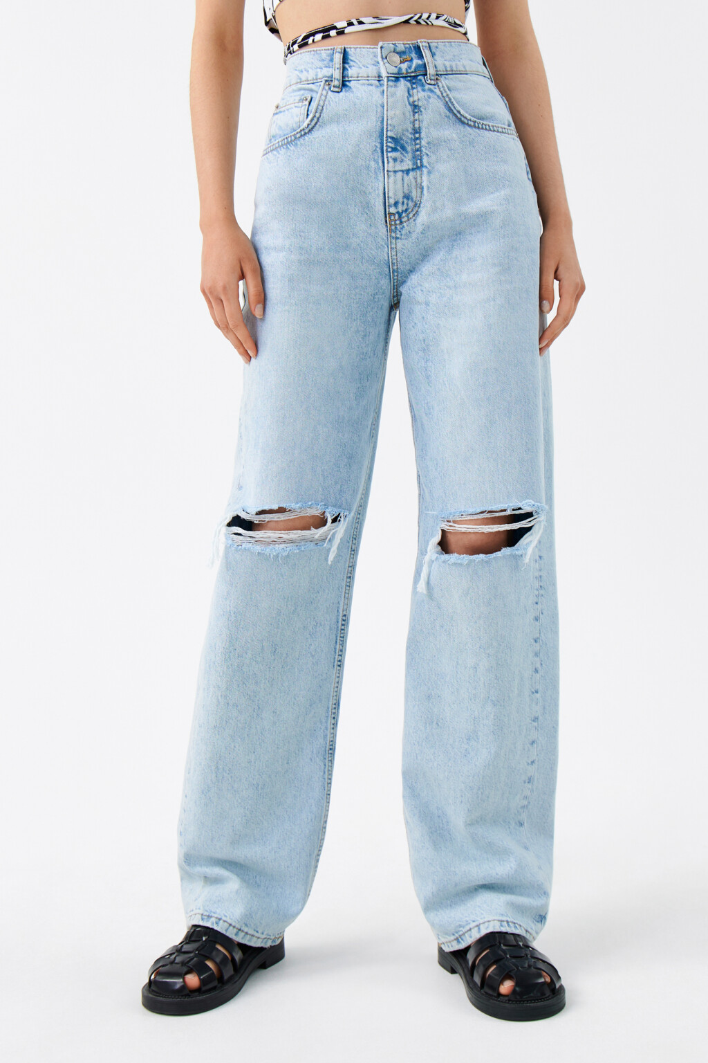 Джинсы прямые с рваными коленями - цвет голубой - 1