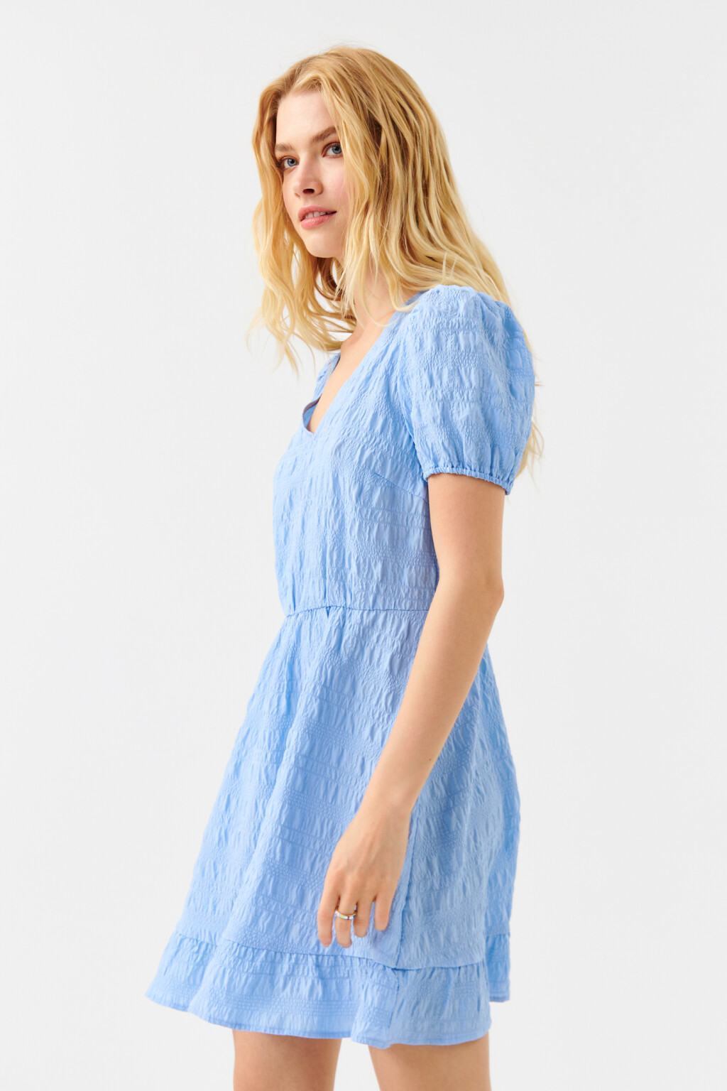 Платье мини с короткими рукавами-фонариками - цвет голубой - 2