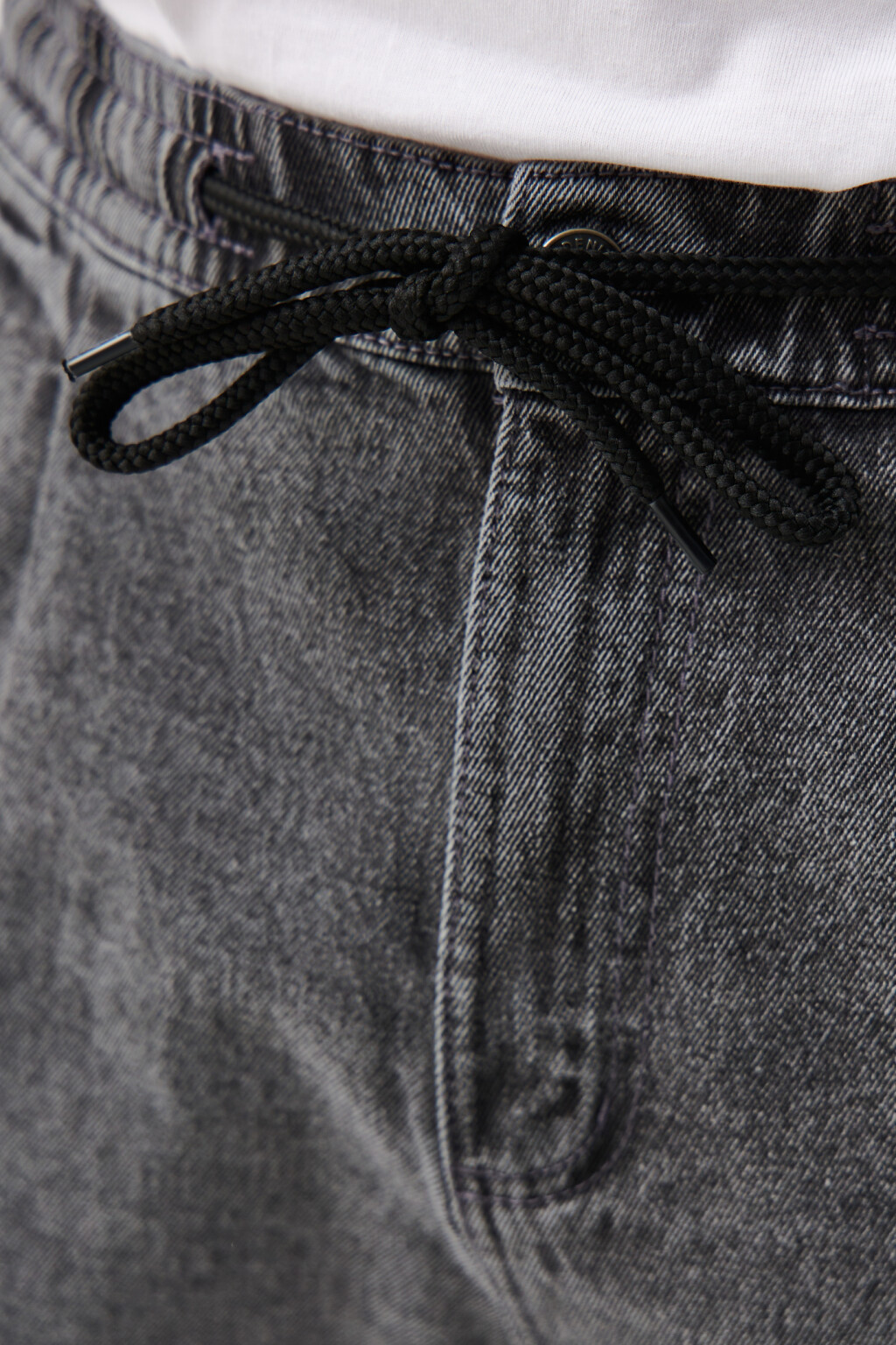 Джоггеры джинсовые с поясом на завязках - цвет серый - 5