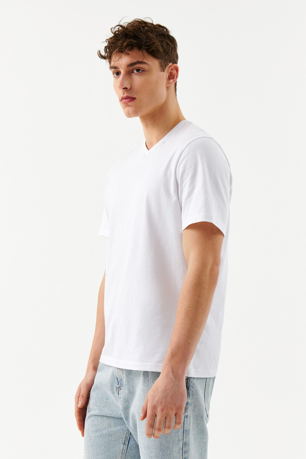 Футболка хлопковая с v-образным вырезом - цвет белый - 3