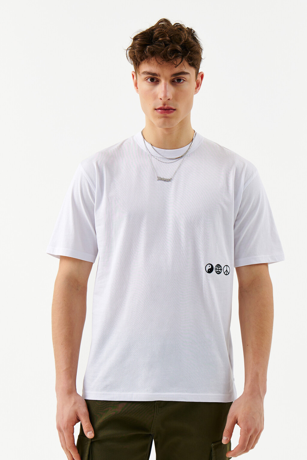 Футболка хлопковая с принтом-вышивкой - цвет белый - 1