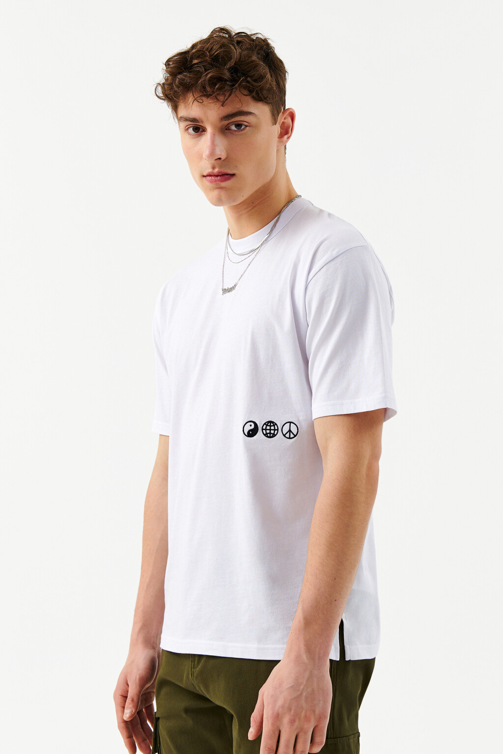 Футболка хлопковая с принтом-вышивкой - цвет белый - 3