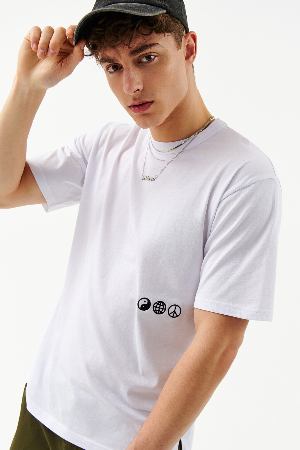 Футболка хлопковая с принтом-вышивкой - цвет белый - 7