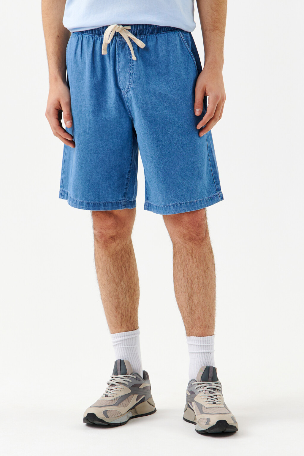 Шорты джинсовые с поясом на завязках - цвет голубой - 1