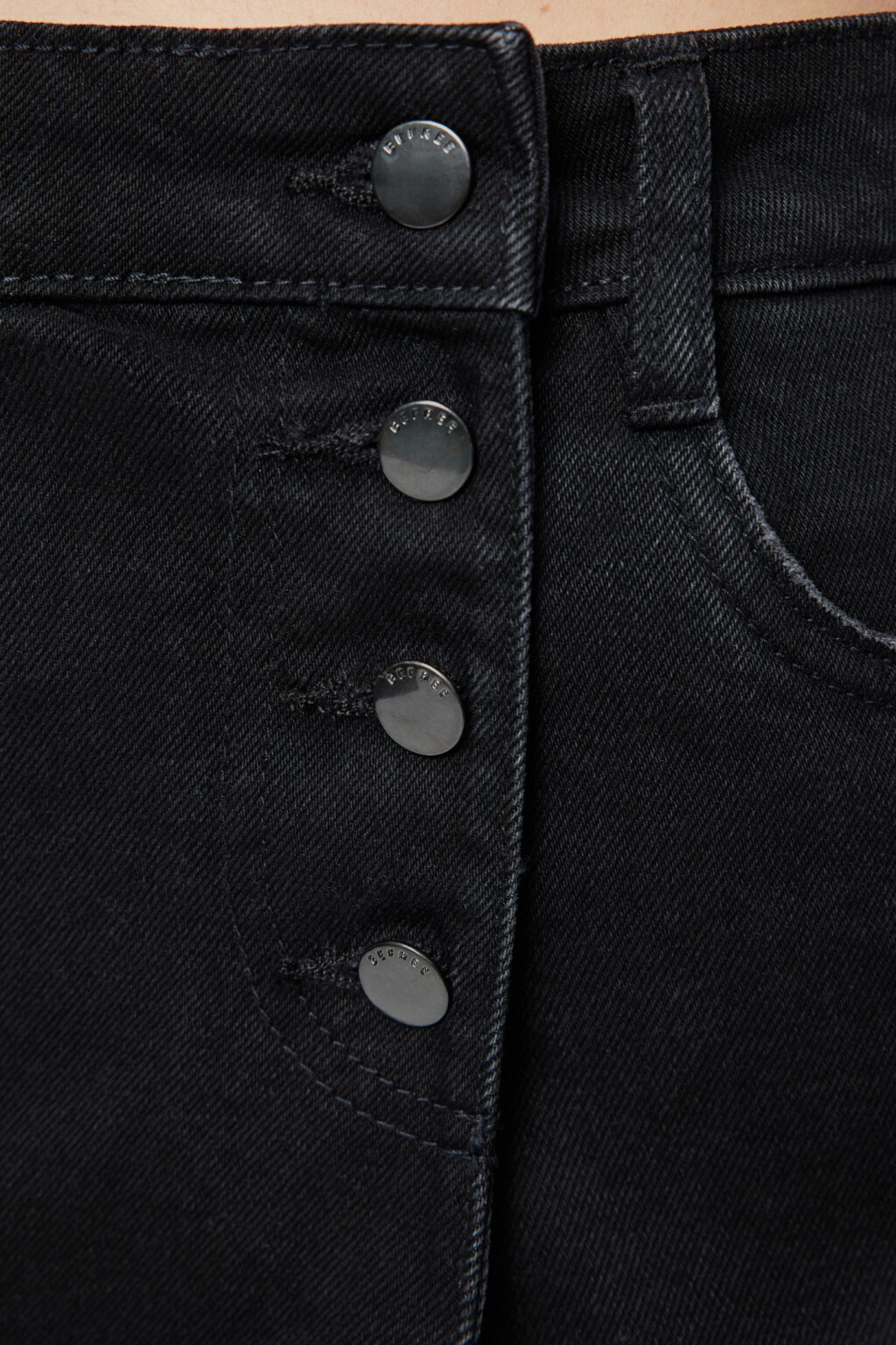 Юбка-шорты мини джинсовая с асимметричным запахом - цвет черный - 5