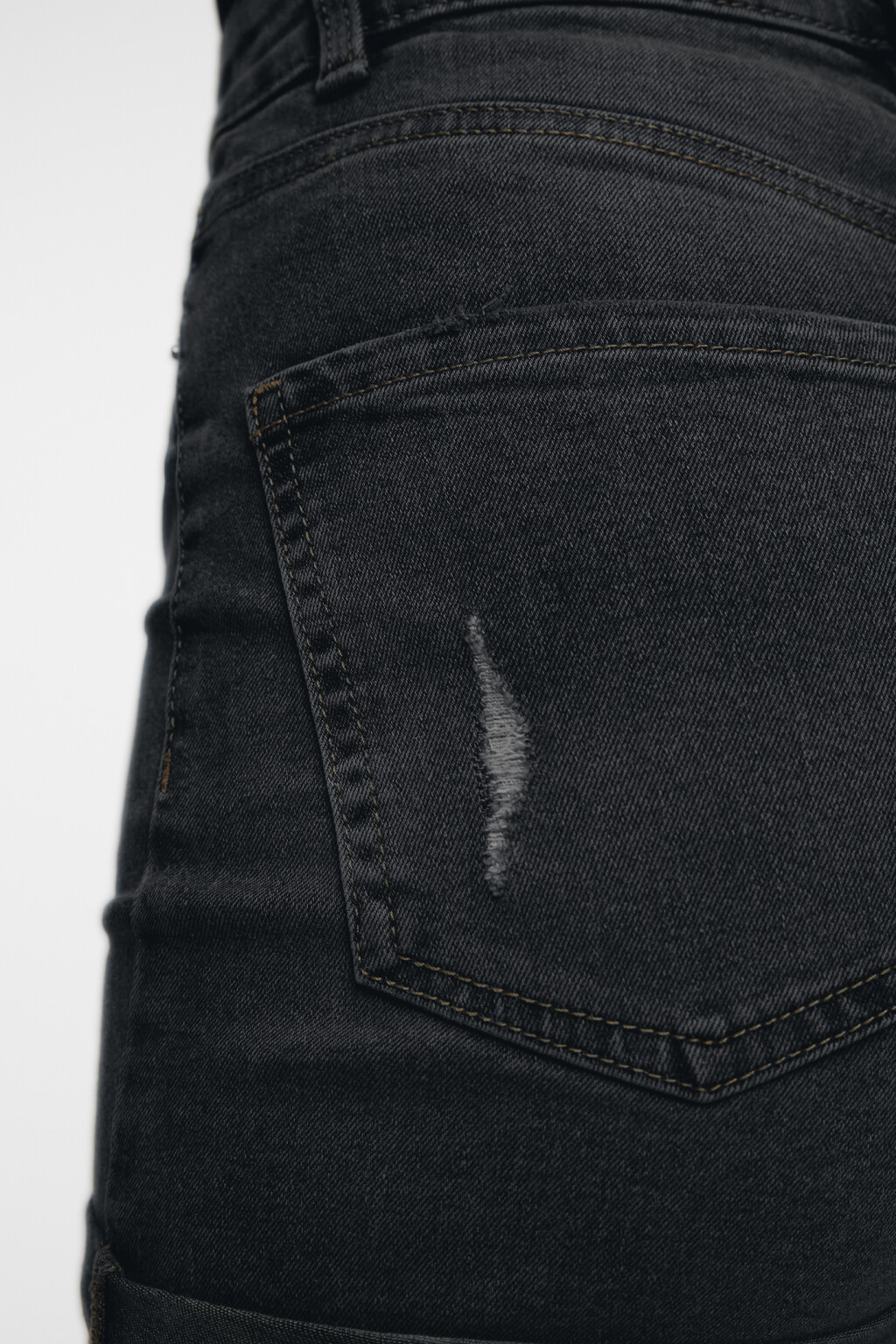 Шорты мини джинсовые рваные с подворотами - цвет черный - 5