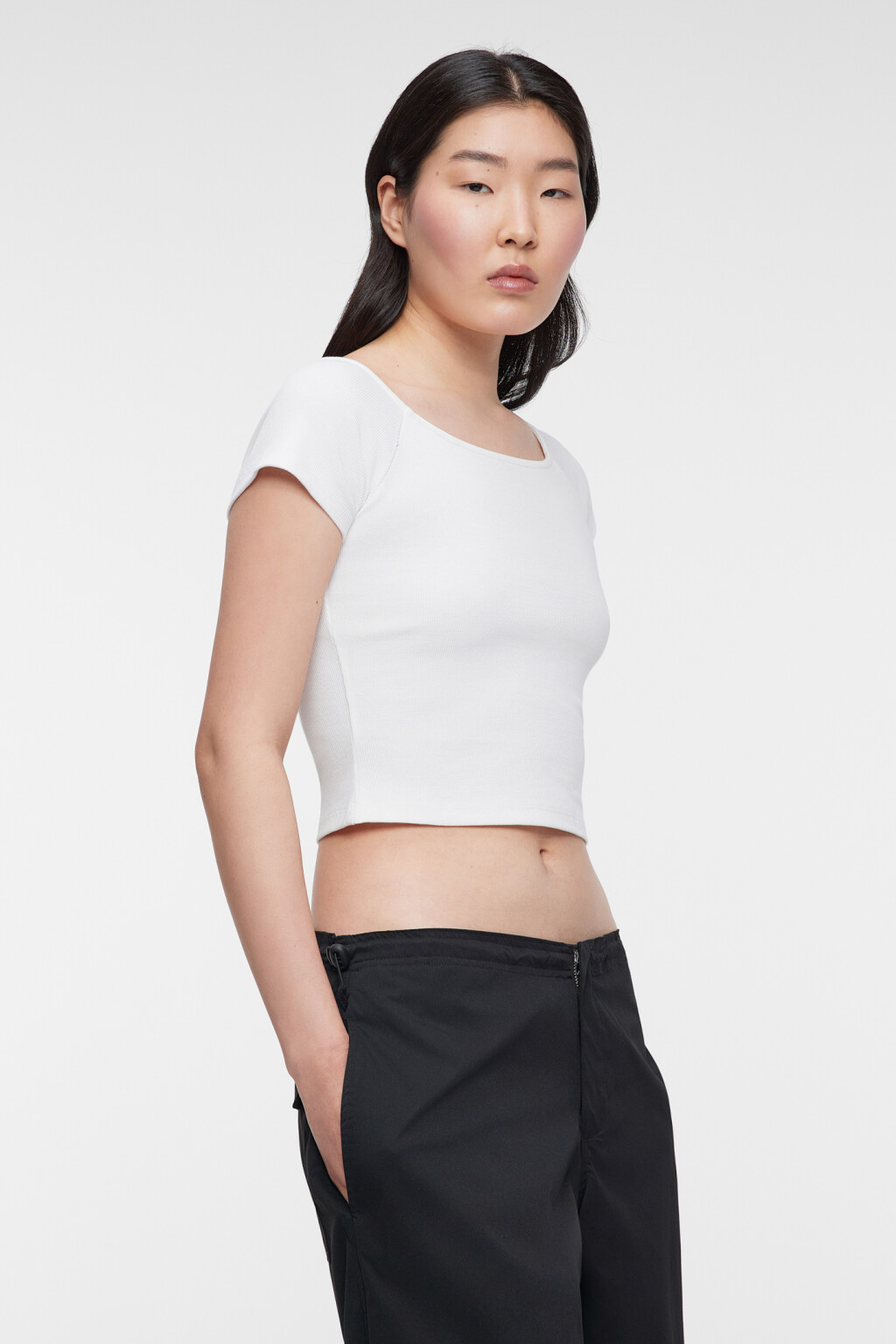 Топ-футболка облегающий с вырезом-лодочкой - цвет белый - 2