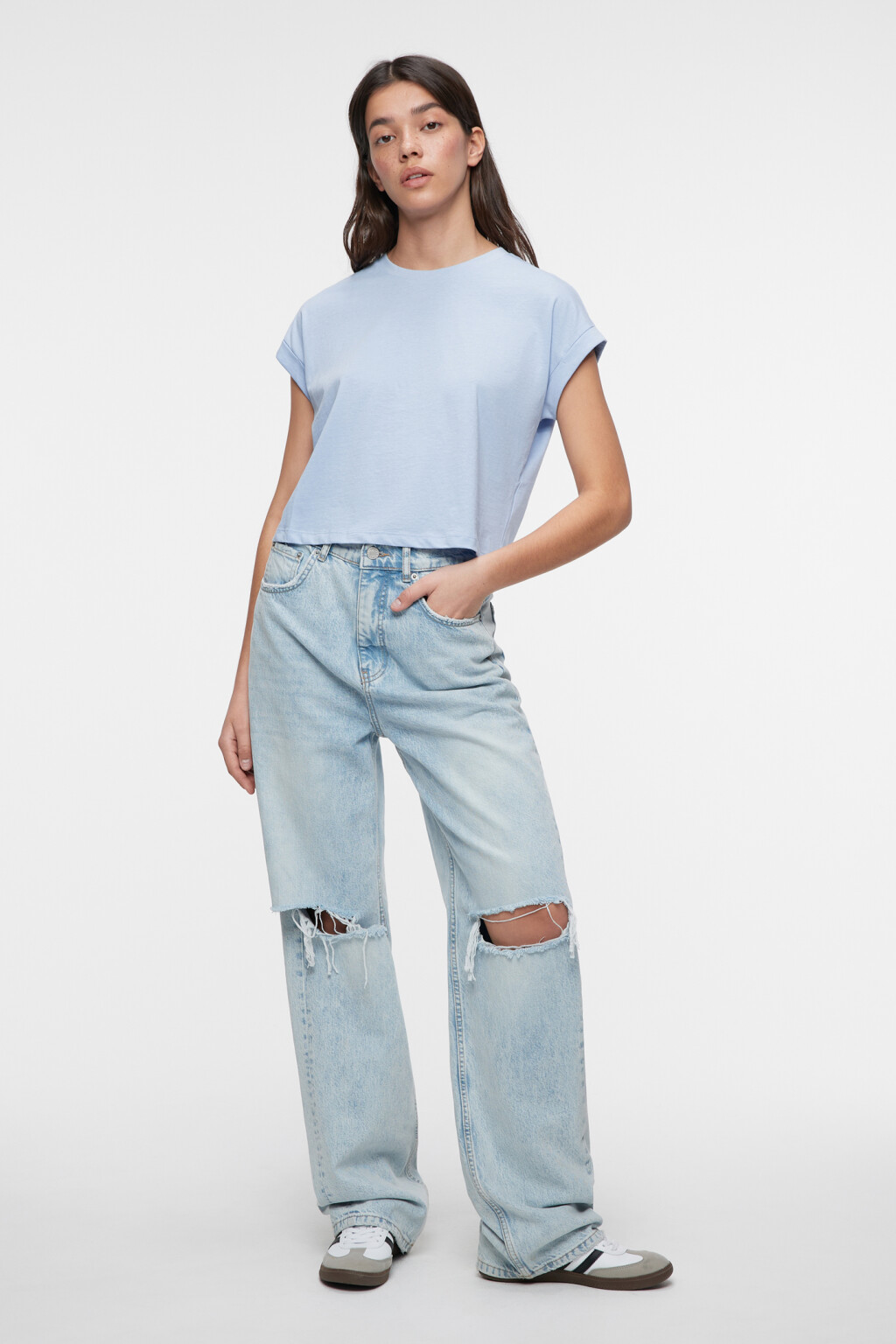 Топ-футболка хлопковый с подвернутыми рукавами - цвет голубой - 4