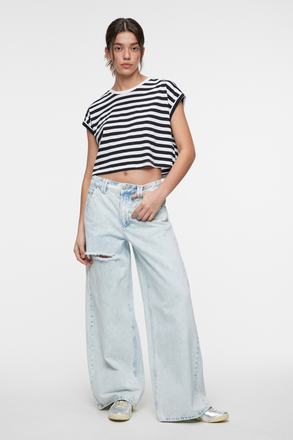 Топ-футболка хлопковый с подвернутыми рукавами - цвет черный - 4