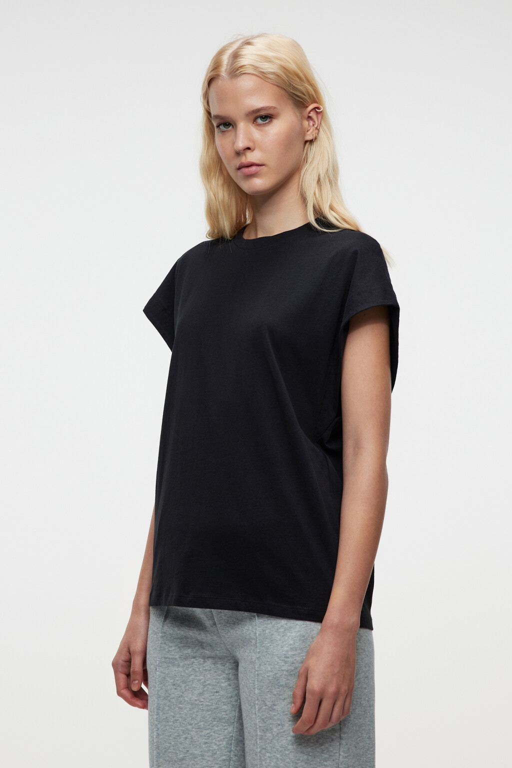 Футболка хлопковая с короткими рукавами-крылышками - цвет черный - 2