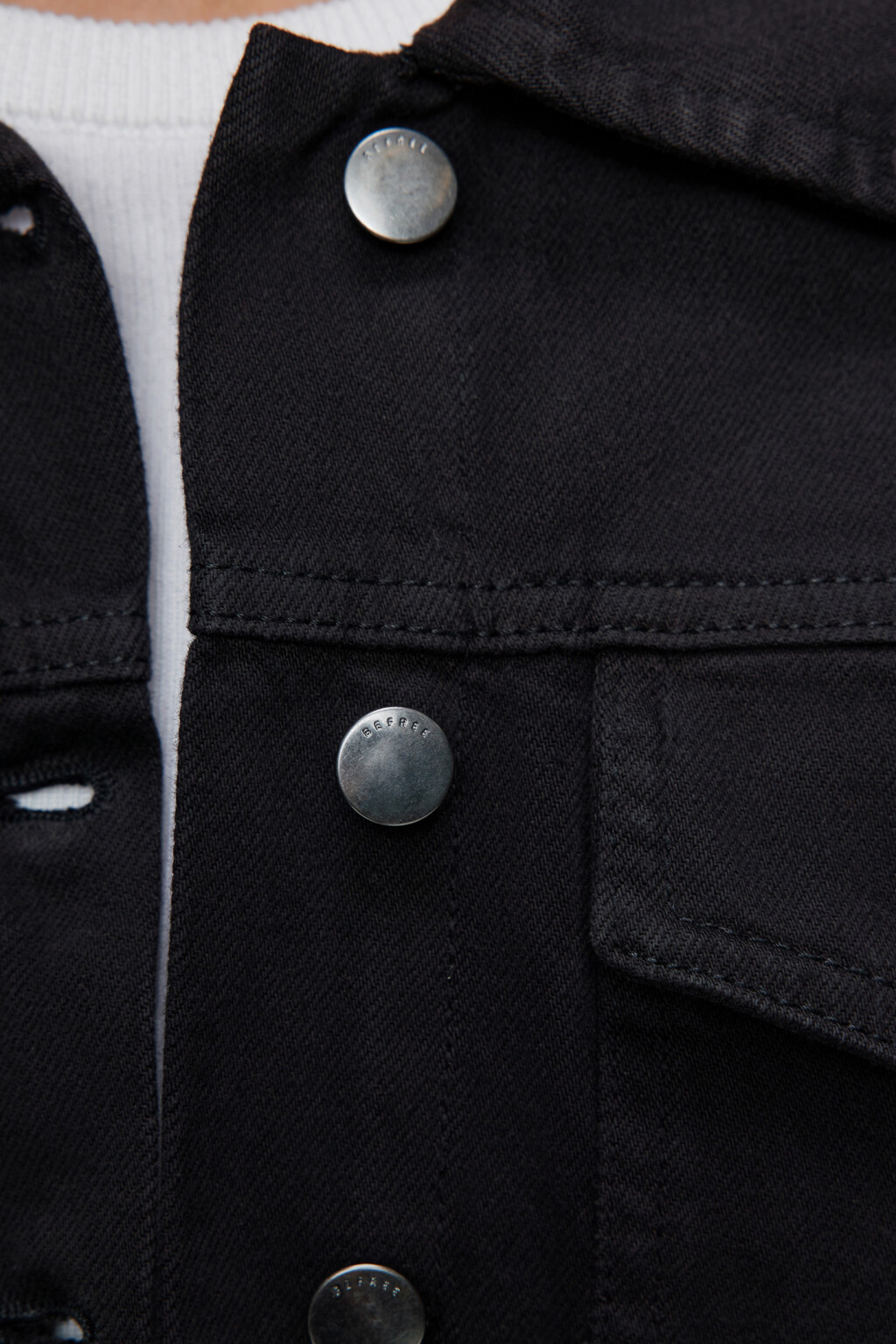 Куртка джинсовая укороченная с нагрудными карманами - цвет черный - 12