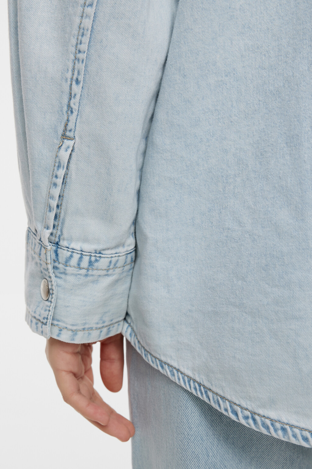 Рубашка oversize джинсовая с нагрудными карманами - цвет голубой - 14