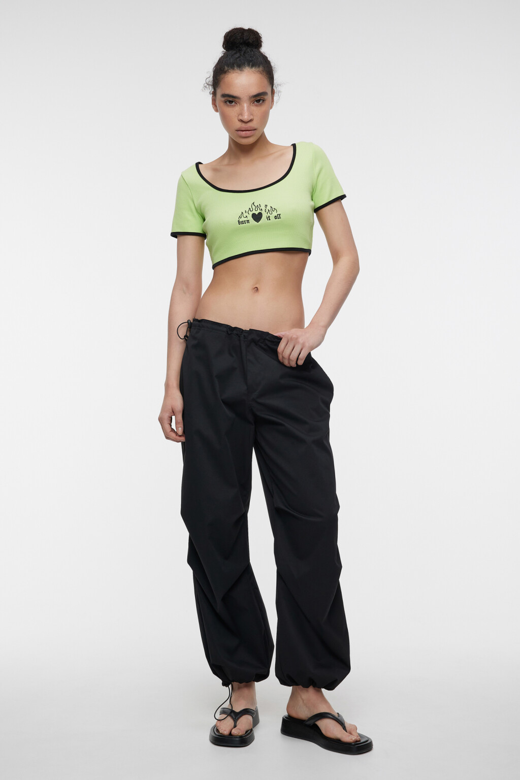 Топ-футболка хлопковый укороченный с принтом - цвет зеленый - 1