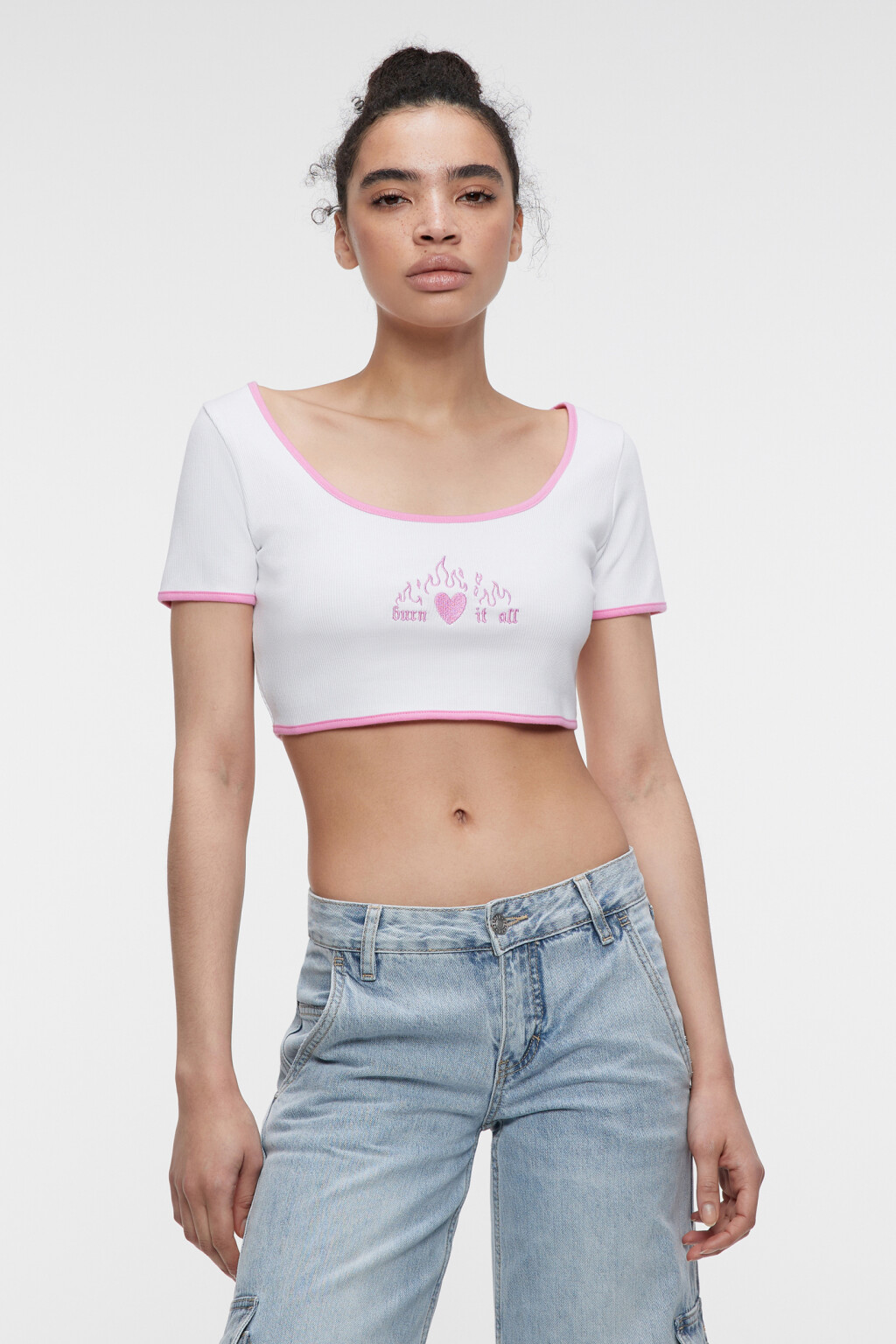 Топ-футболка хлопковый укороченный с принтом - цвет белый - 1