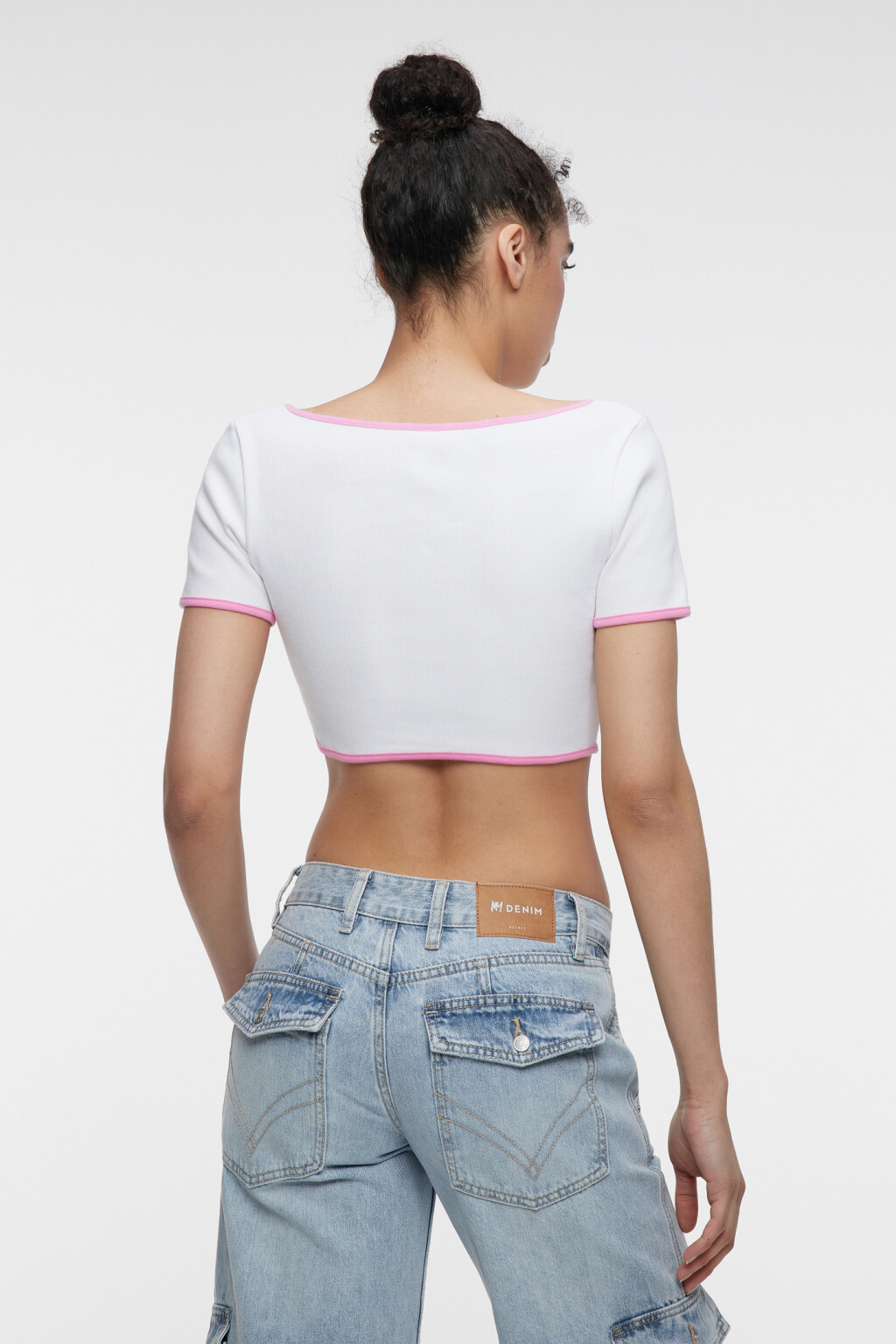 Топ-футболка хлопковый укороченный с принтом - цвет белый - 3