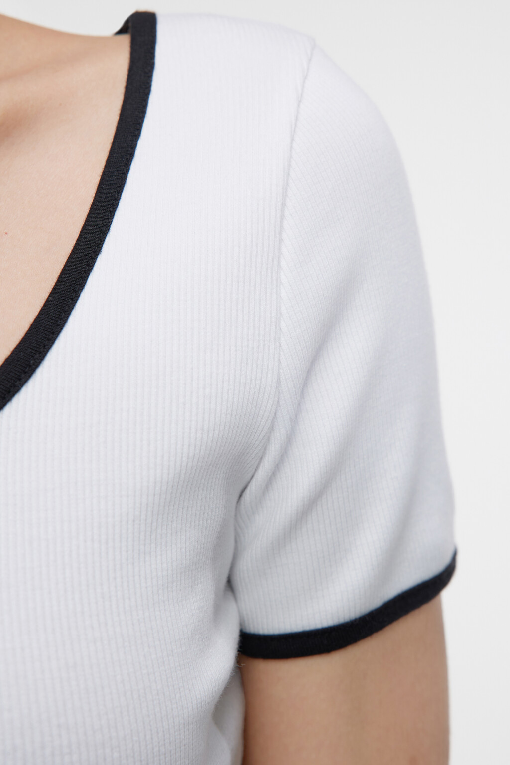 Топ-футболка хлопковый укороченный с принтом - цвет белый - 5