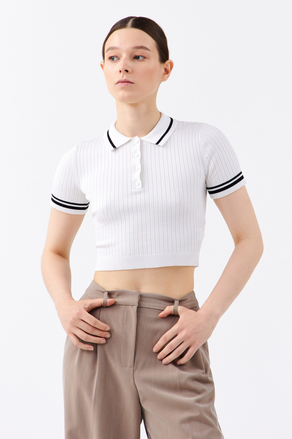 Футболка-поло укороченная тонкой вязки - цвет белый - 1