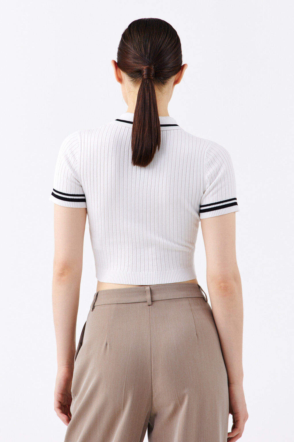 Футболка-поло укороченная тонкой вязки - цвет белый - 3