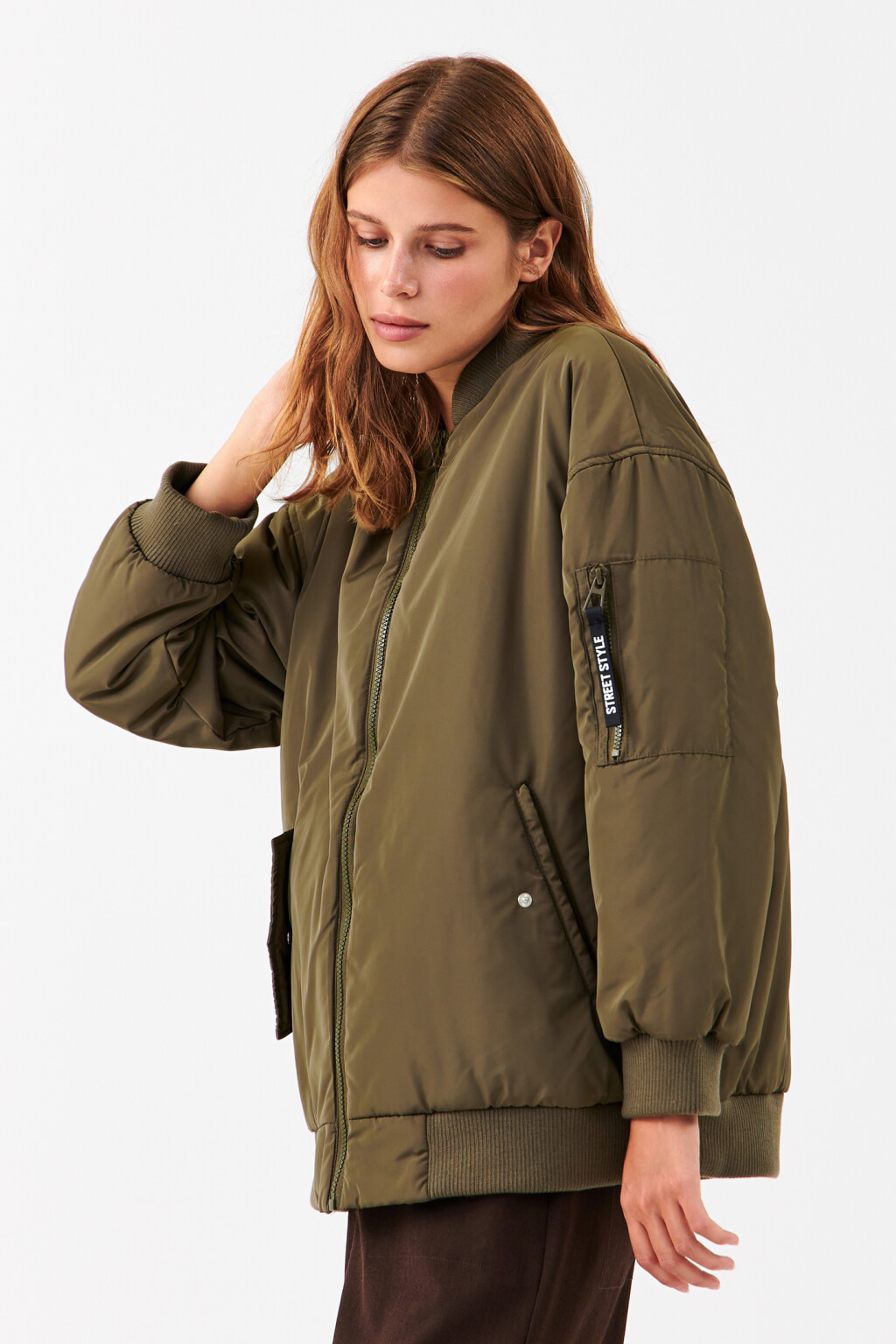 Куртка-бомбер утепленная oversize - цвет зеленый - 2