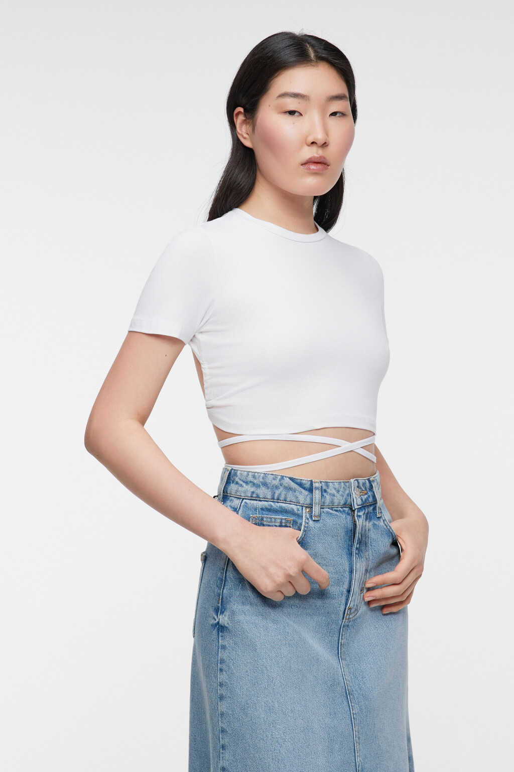 Топ-футболка хлопковый с открытой спиной и завязками - цвет белый - 2