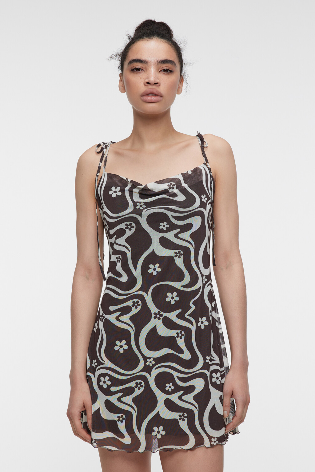 Платье-комбинация мини сетчатое с бретелями-завязками - цвет коричневый - 1