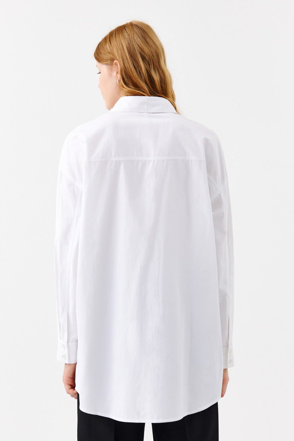 Рубашка oversize удлиненная - цвет белый - 3