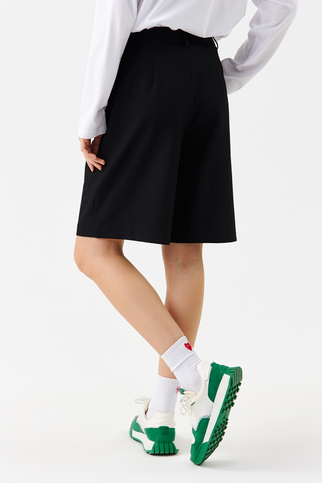 Шорты костюмные со средней посадкой - цвет черный - 3