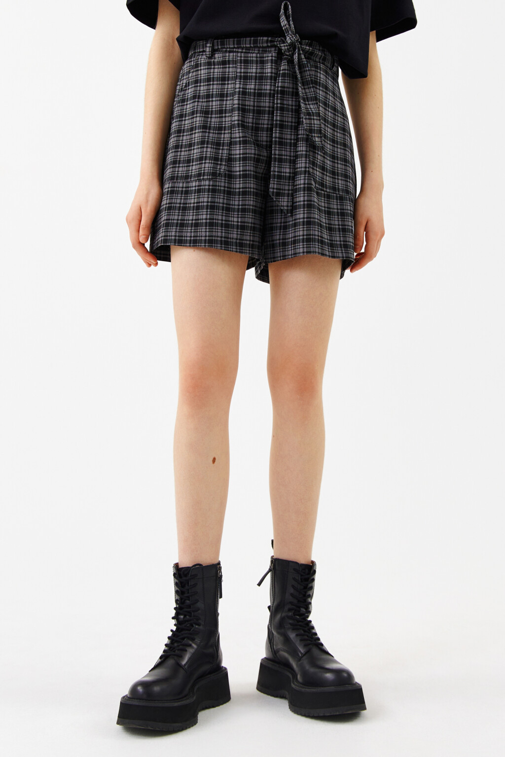 Шорты мини костюмные с поясом - цвет серый - 1