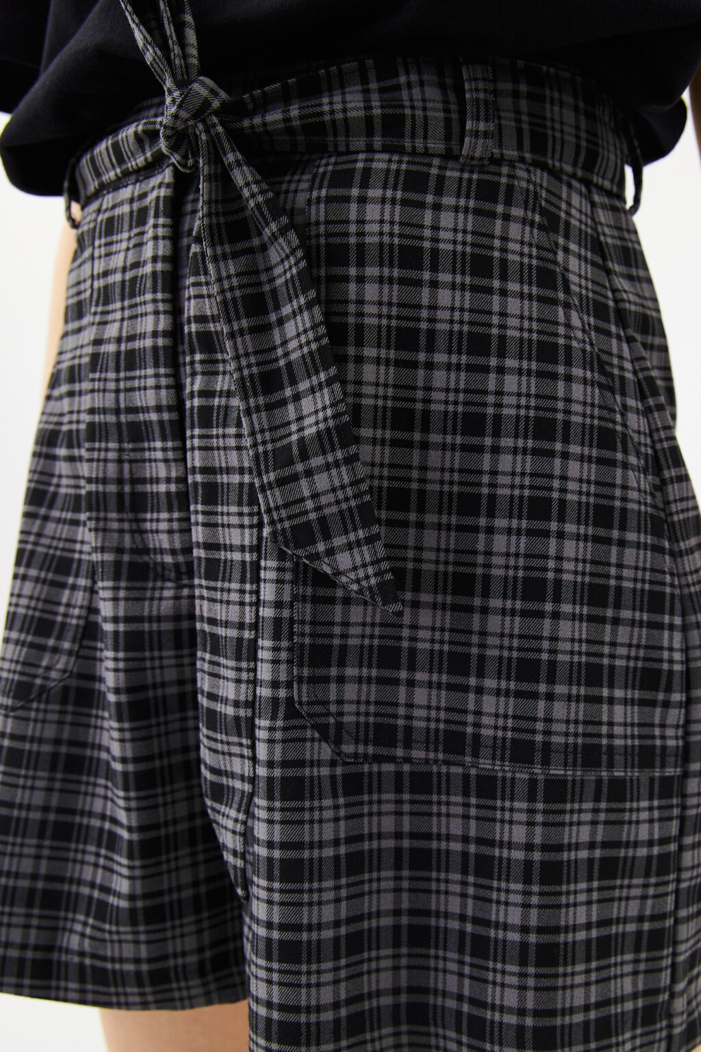 Шорты мини костюмные с поясом - цвет серый - 6