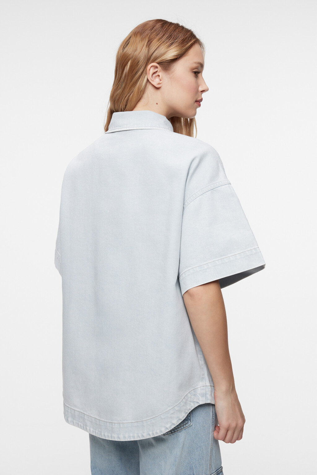 Рубашка oversize джинсовая с короткими рукавами - цвет голубой - 4