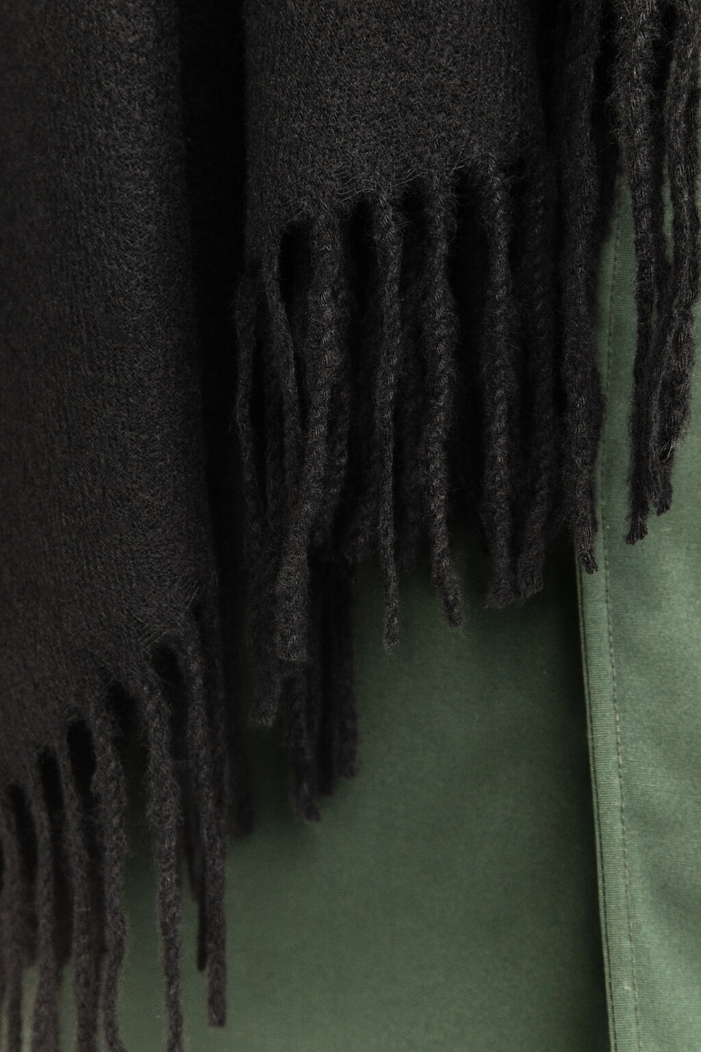 Шарф-плед черный с бахромой - цвет черный - 4