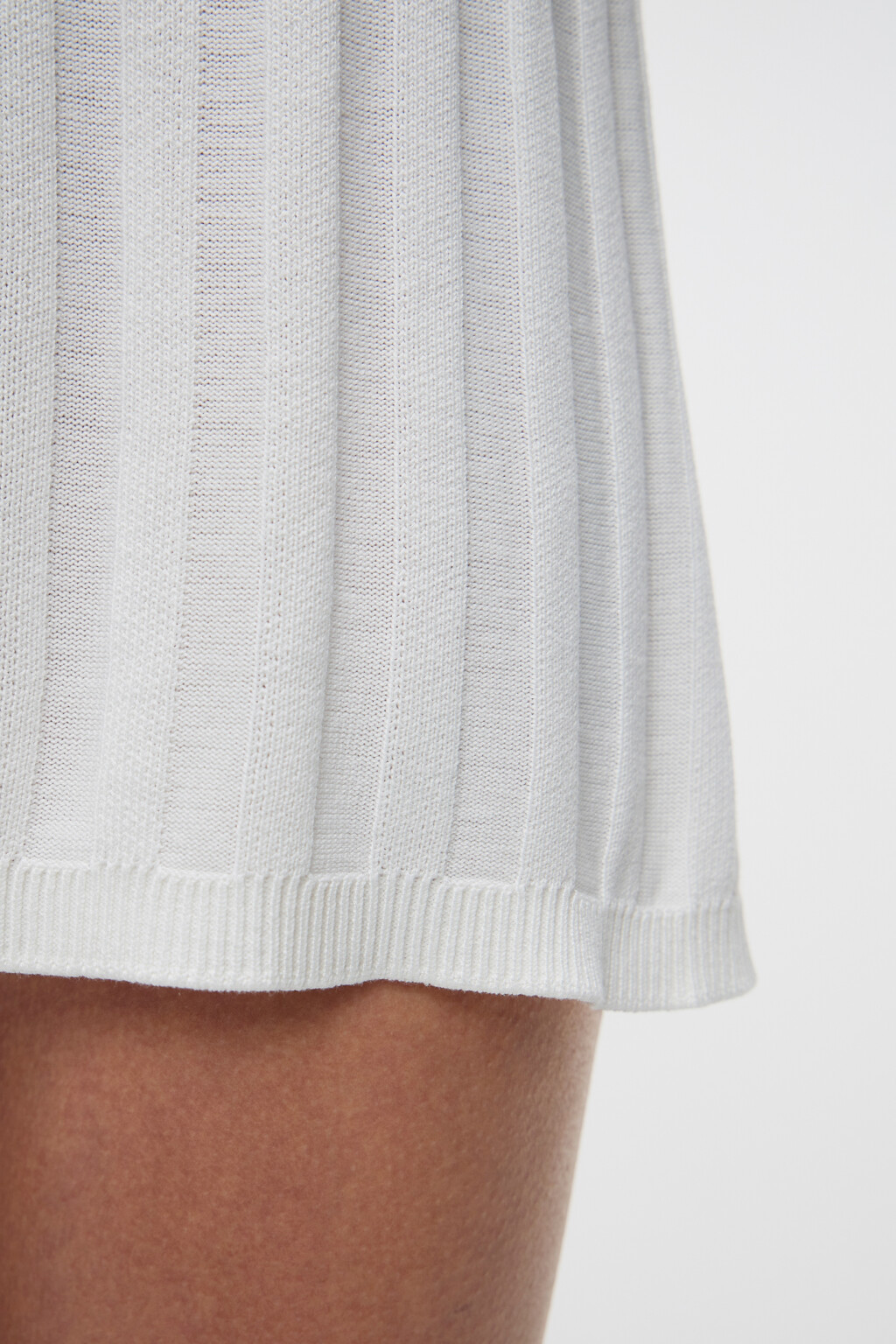 Шорты А-силуэта домашние вискозные тонкой вязки - цвет белый - 6