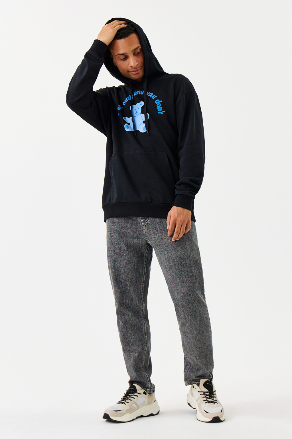 Толстовка хлопковая с капюшоном и принтом - цвет черный - 4