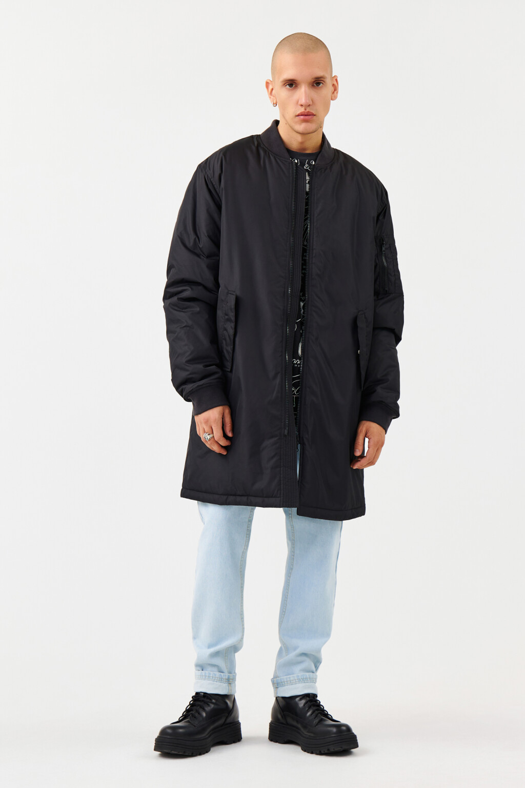 Куртка-бомбер удлиненная с утеплителем - цвет черный - 4